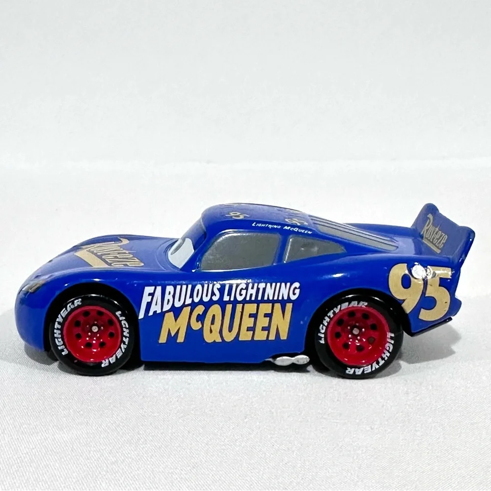Disney Store Cars 1:43 Deluxe Fabulous Lightning McQueen Die-cast